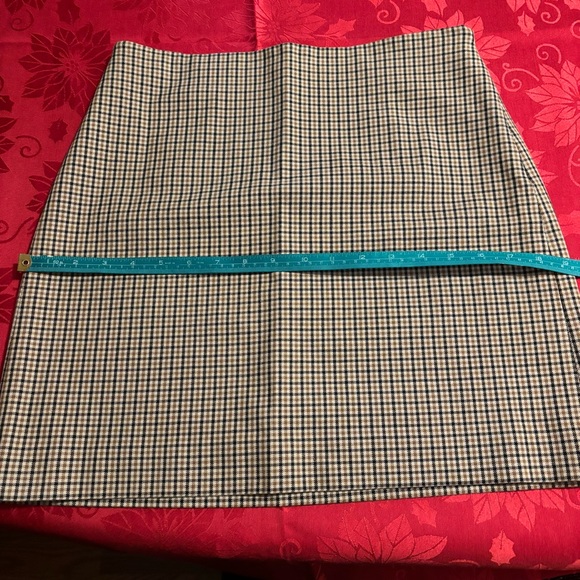 Banana Republic Lightweight Plaid Skirt, Size 0 - Picture 10 of 11
